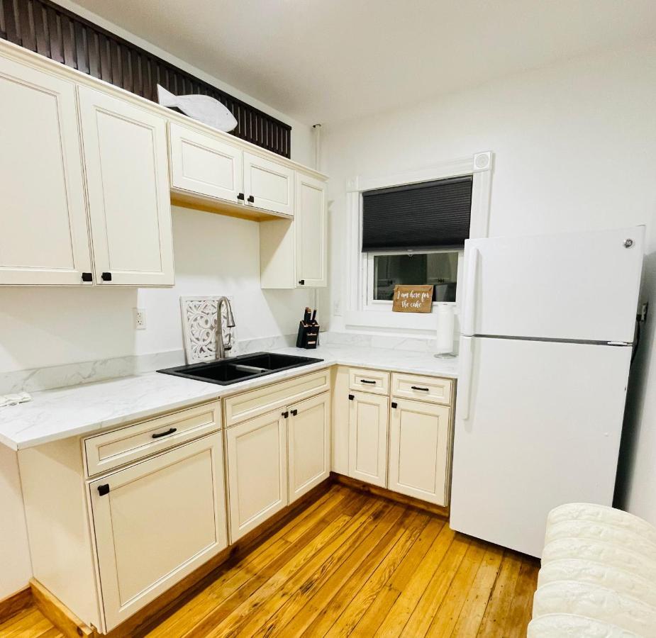 Delightful 2Br Apartment With Balcony - 15 Min From Mohegan Sun- Foxwoods Casinos & Mystic 뉴런던 외부 사진