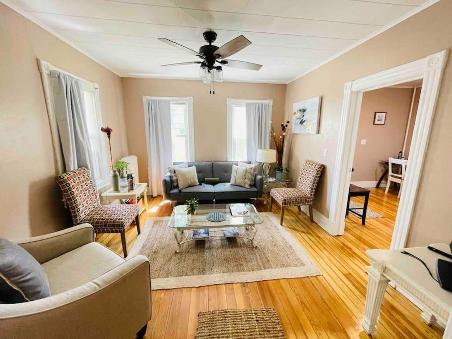 Delightful 2Br Apartment With Balcony - 15 Min From Mohegan Sun- Foxwoods Casinos & Mystic 뉴런던 외부 사진