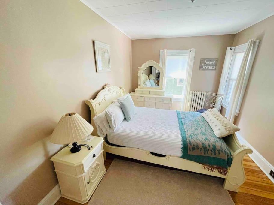 Delightful 2Br Apartment With Balcony - 15 Min From Mohegan Sun- Foxwoods Casinos & Mystic 뉴런던 외부 사진