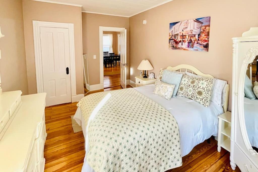 Delightful 2Br Apartment With Balcony - 15 Min From Mohegan Sun- Foxwoods Casinos & Mystic 뉴런던 외부 사진