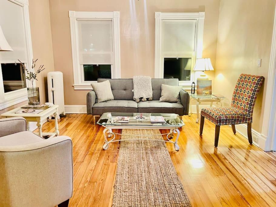 Delightful 2Br Apartment With Balcony - 15 Min From Mohegan Sun- Foxwoods Casinos & Mystic 뉴런던 외부 사진